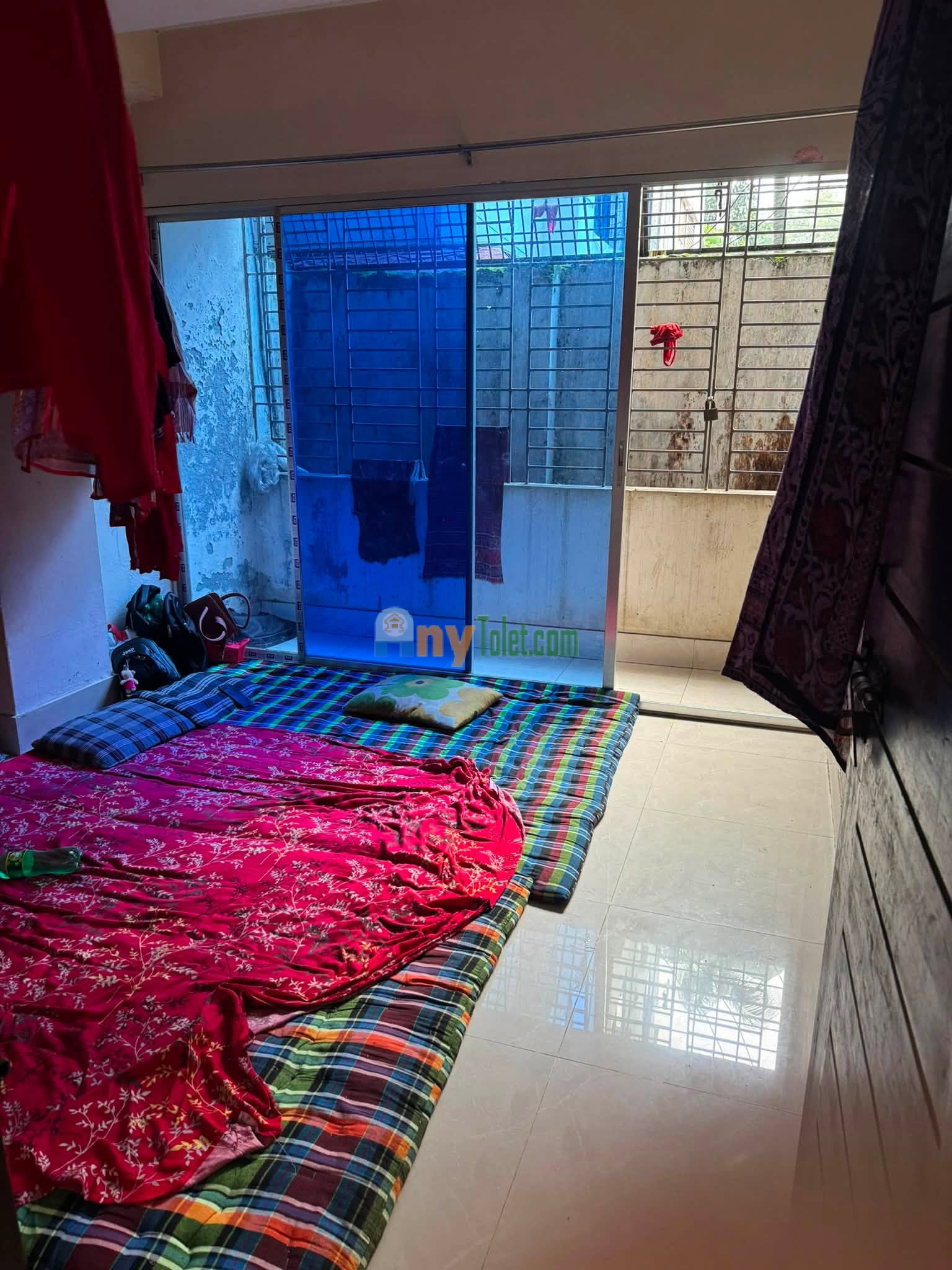 One Room for Rent