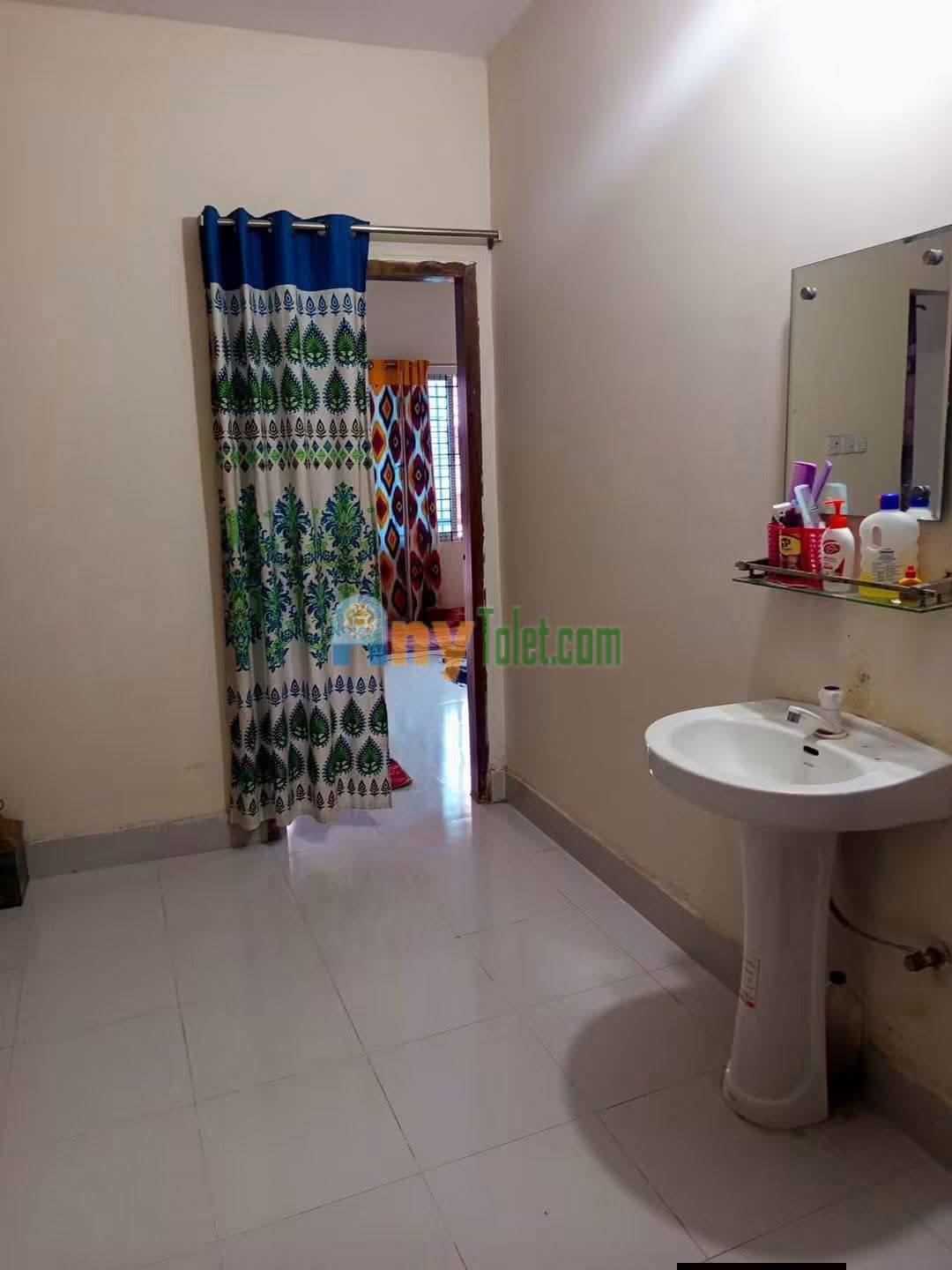 To LeT পুরুষ ব্যাচেলর