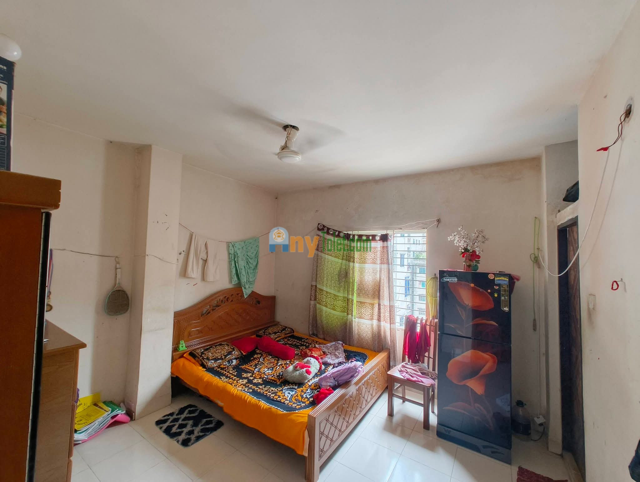 Tolet room rent