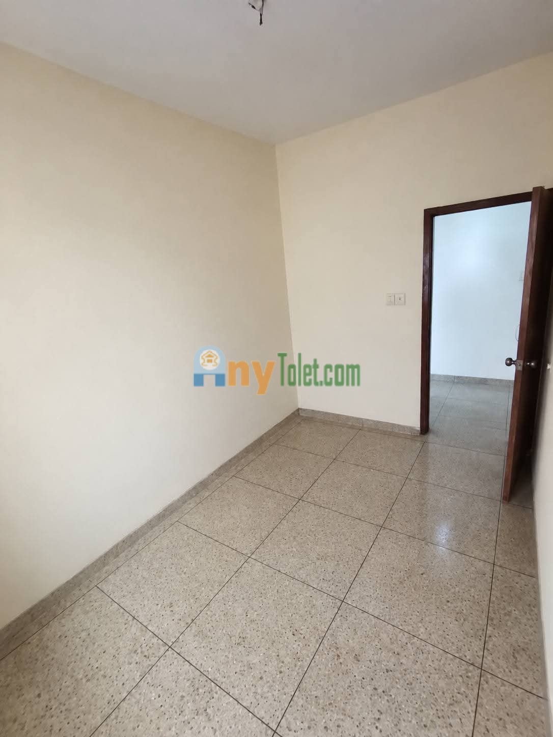 Tolet one room